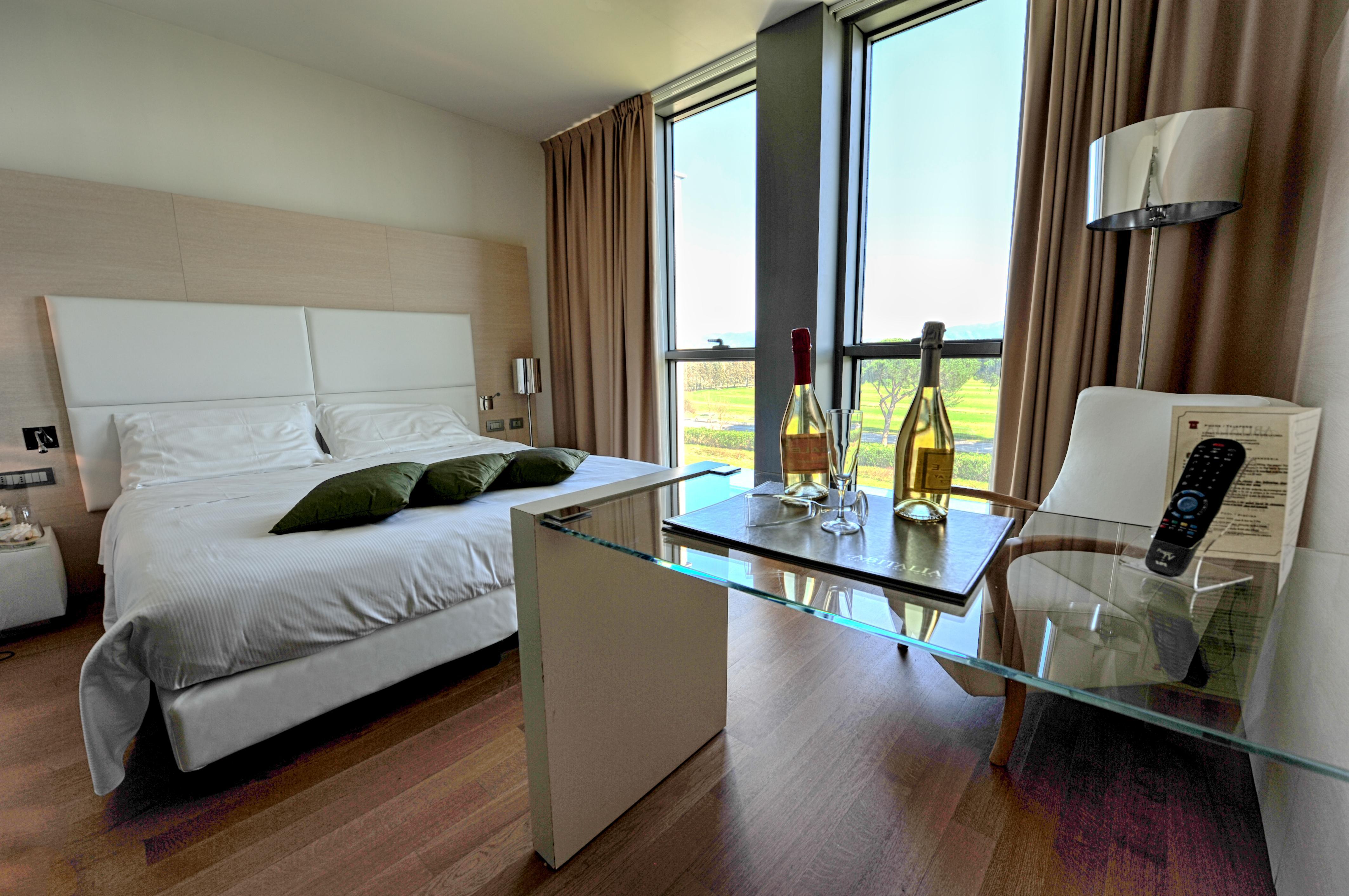 Pisa Tower Plaza Hotel Kültér fotó A room at the hotel