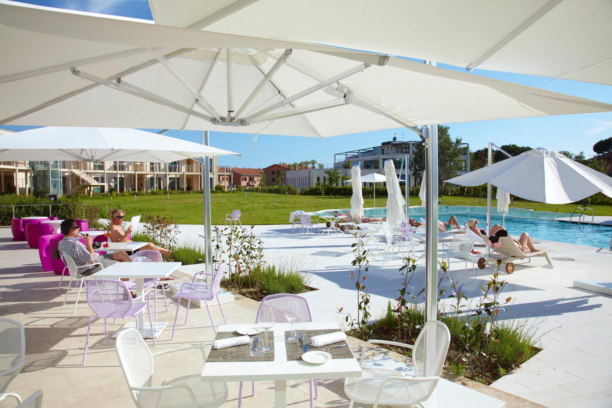 Pisa Tower Plaza Hotel Kültér fotó The Village