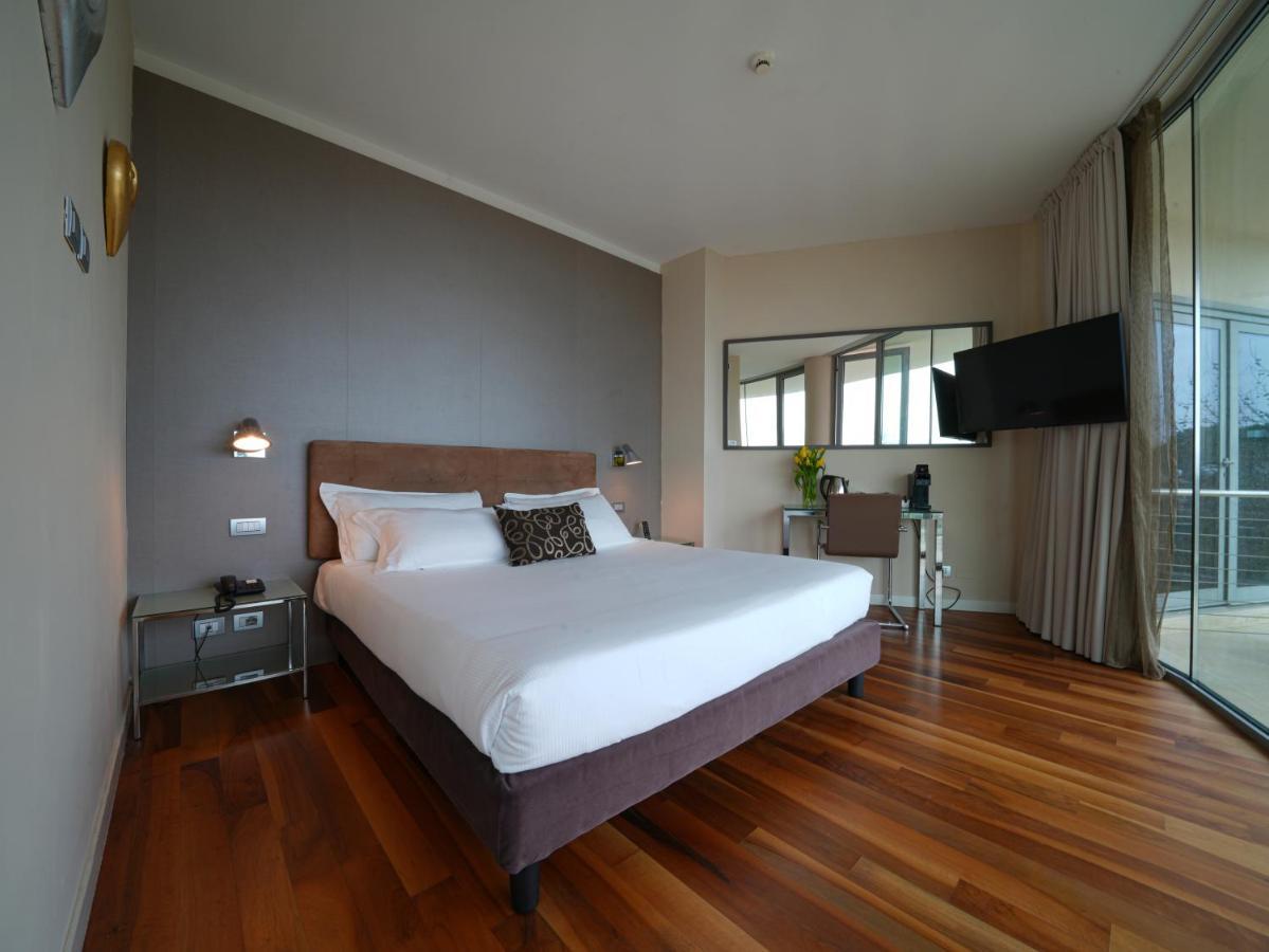 Pisa Tower Plaza Hotel Kültér fotó
