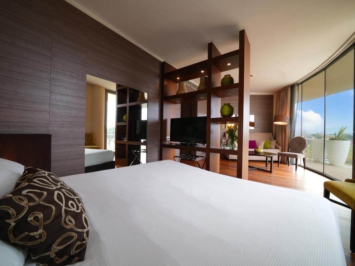 Pisa Tower Plaza Hotel Kültér fotó