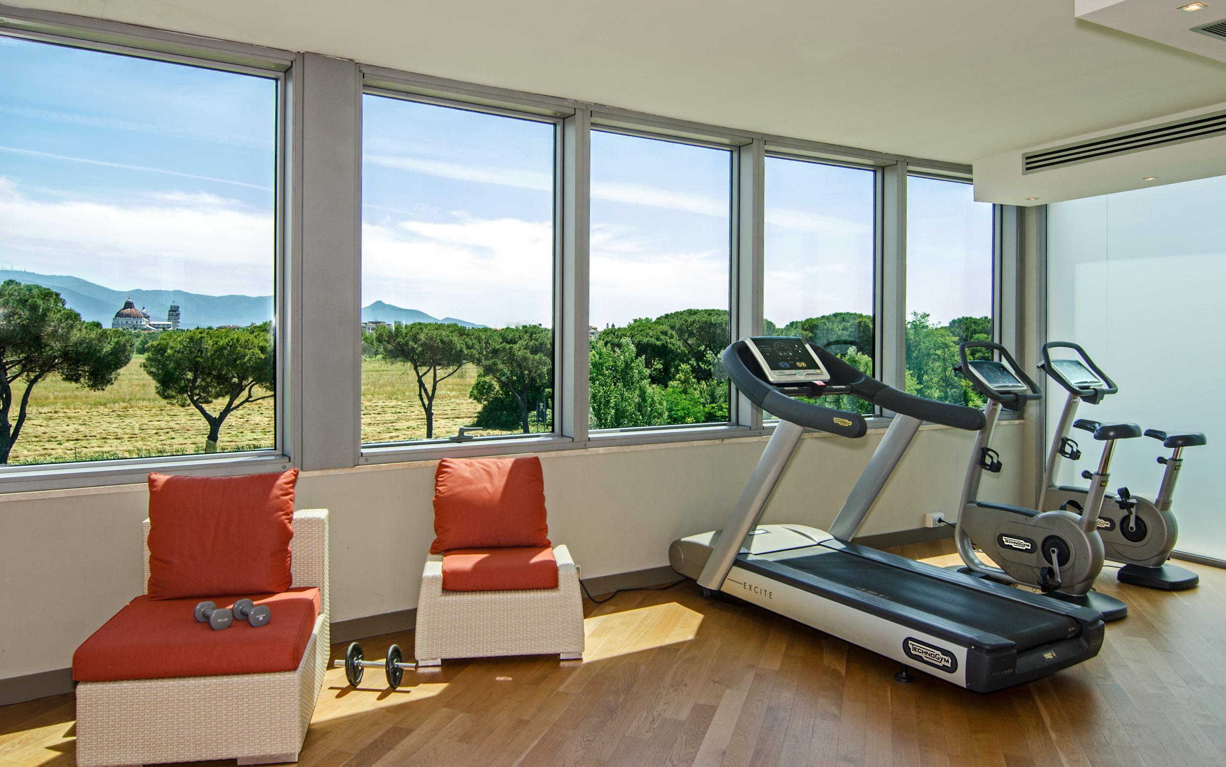 Pisa Tower Plaza Hotel Kültér fotó The gym at the hotel