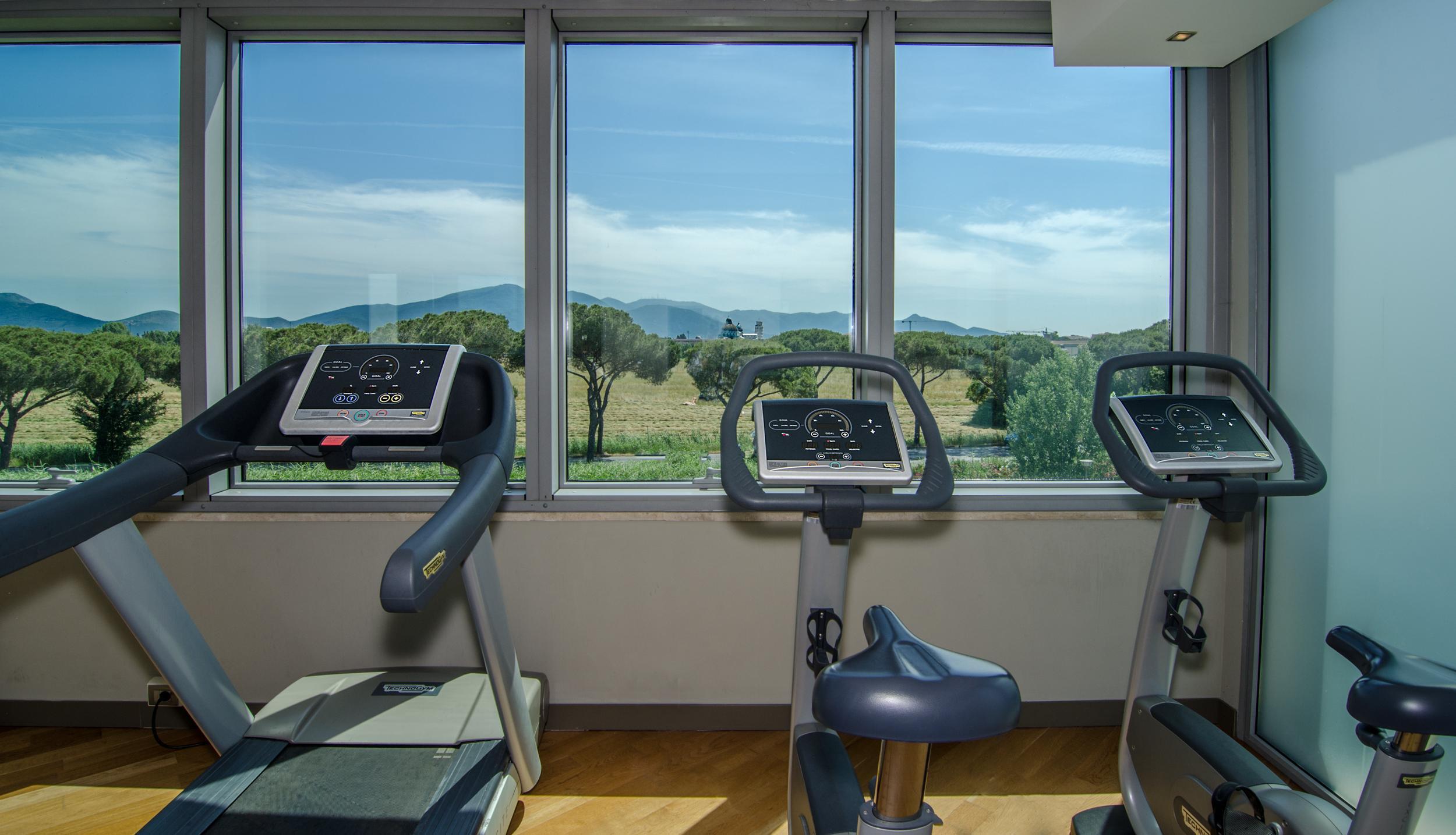 Pisa Tower Plaza Hotel Kültér fotó The gym at the hotel